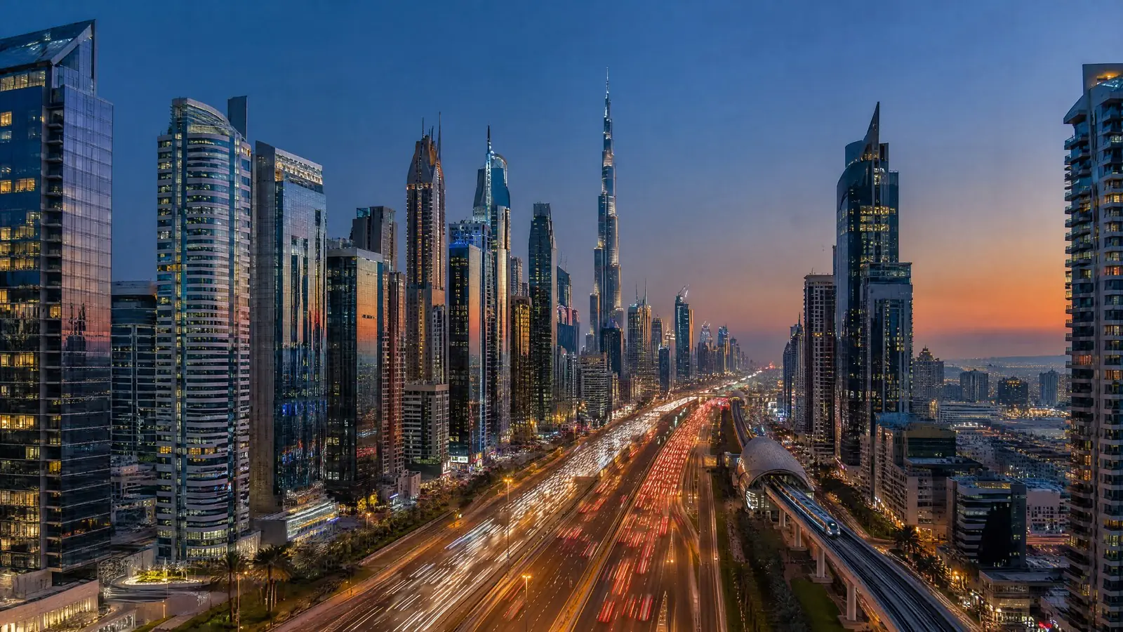 קו הרקיע של דובאי לאורך Sheikh Zayed Road עם ה-Burj Khalifa ברקע קו הרקיע של דובאי לאורך Sheikh Zayed Road עם ה-Burj Khalifa ברקע, למה להשקיע בנדל״ן בדובאי